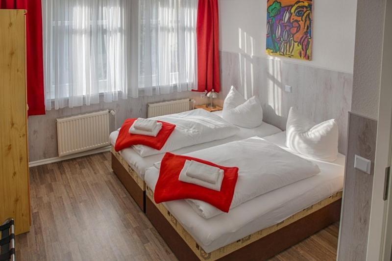 H&H Apartments Im Herzen Der Stadt In Der Lange Strasse Geraeumig Ruhig Mit Kueche Und Esstisch Greifswald Exteriör bild